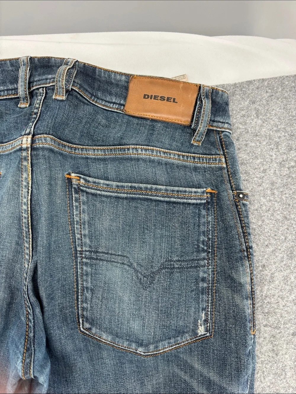 Diesel Men's 1979 Sleenker Skinny Fit  button fly distressed Jeans 31
